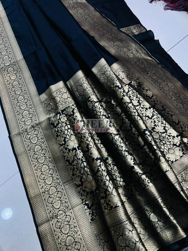 Black Color Soft Kanchipuram Silk Saree With Golden Zari Weaving Work