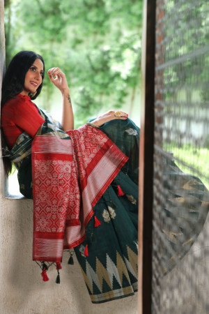 Green color tussar silk weaving saree with temple woven border