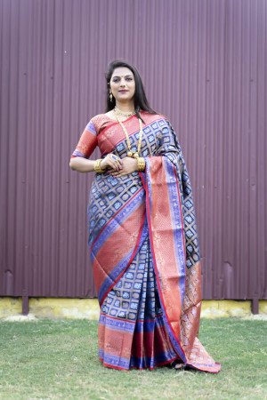 Navy blue color kanchipuram silk saree with zari work