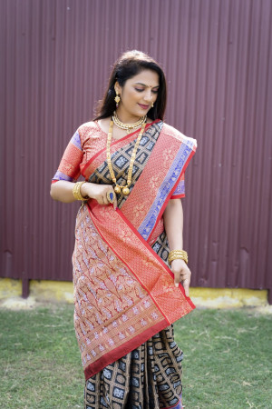 Black color kanchipuram silk saree with zari work