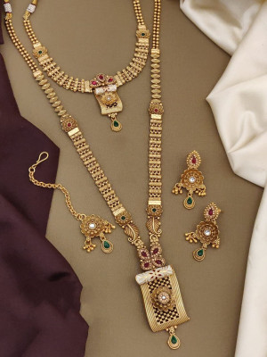 Golden Heavy Necklace Set with choker and Maang Tikka