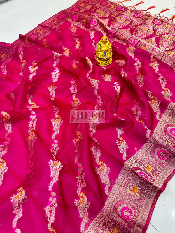Magenta Ethnic Motifs Woven-Designed Saree main image 1