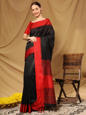 Black color banglori raw silk saree with woven design