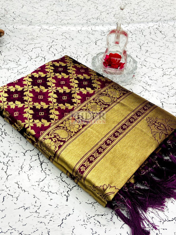 Magenta Resham & Thread Woven Banarasi Silk Saree