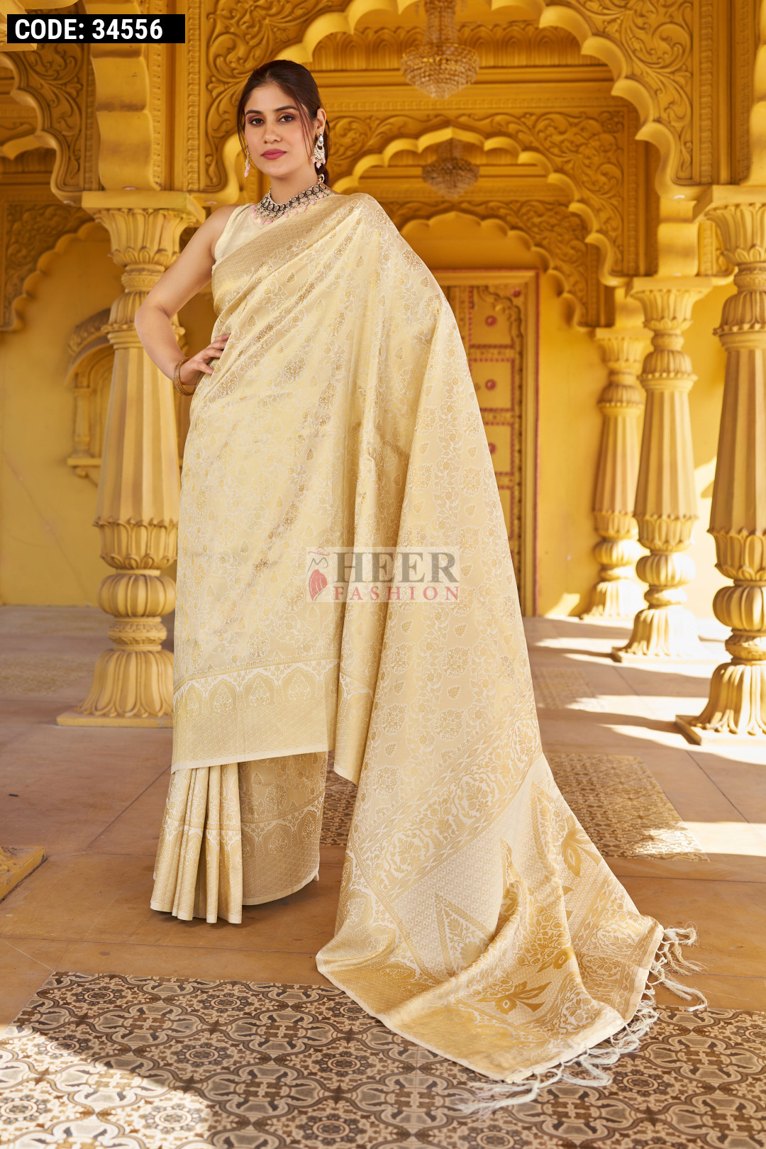 ファッション Off white color soft silk saree with zari weaving work ネイルパーツ
