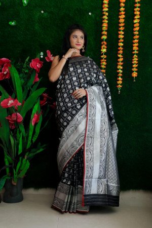 Black color lichi silk weaving saree with zari work