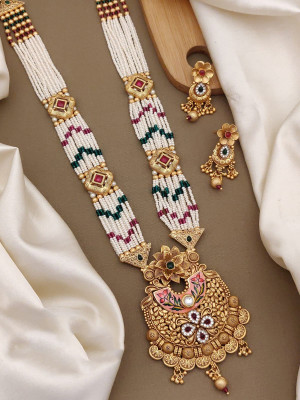 Fancy Alloy Gold-plated jewellery Necklace Set