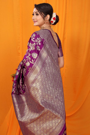 Magenta color kanchipuram handloom silk saree with golden zari work