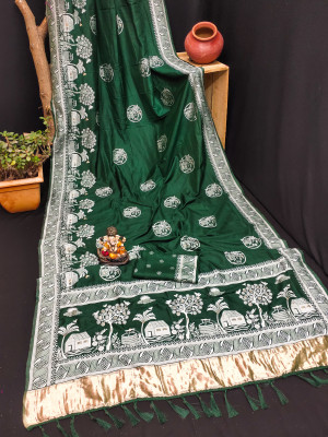 Flowy woven design with lagdi patta pallu green color dola silk saree