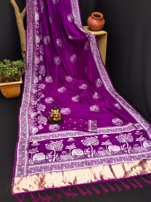 Flowy woven design with lagdi patta pallu magenta color dola silk saree