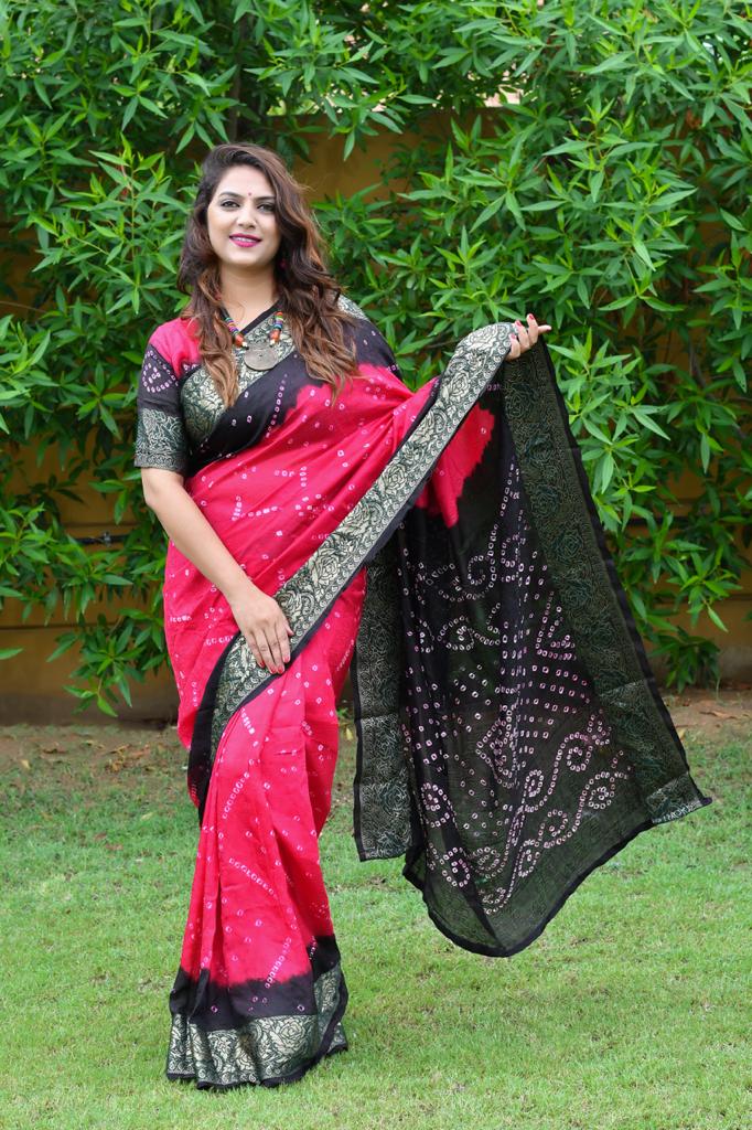 Buy Pink Sarees for Women by Indie Picks Online | Ajio.com