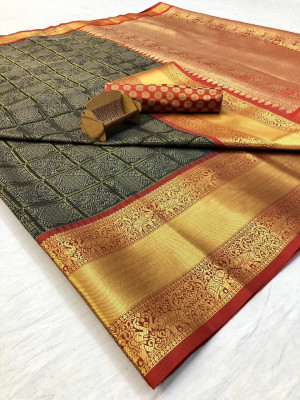 Black color kanchipuram Handloom Weaving Silk Saree