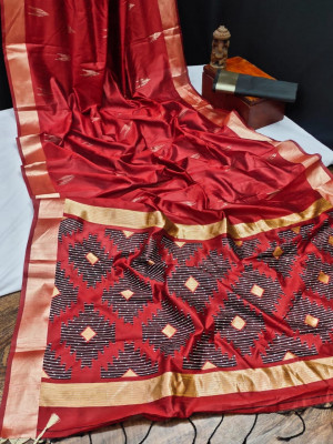 Red color raw silk saree with sequence woven pallu