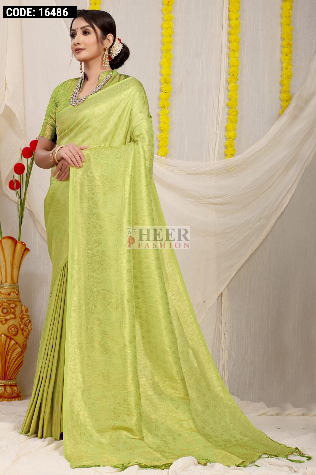 Green Colour Beautiful Soft Silk Saree With Zari Woven Designer main image 1