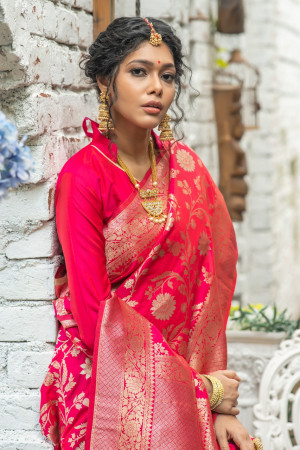 Gajari color soft banarasi katan silk saree with zari weaving pallu and border