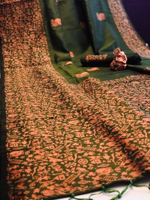 Green color handloom raw silk saree with woven design