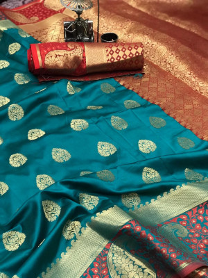 Soft lichi silk saree with zari weaving border and pallu