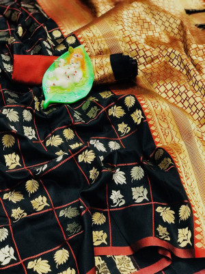 Black color lichi silk weaving saree with rich pallu