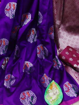 Purple color lichi silk jacquard weaving saree with rich pallu