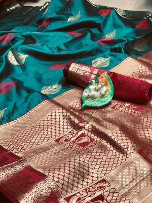 Banarasi handloom weaving silk saree with rich pallu